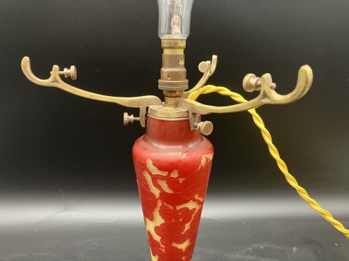 Antiquités - Émile Gallé - Lampe champignon art nouveau décor roses trémières Rouge et Jaune