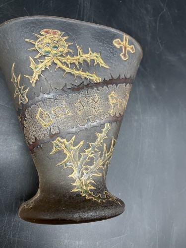 Antiquités - Daum Nancy Vase art Nouveau à devise "qui s'y frotte s'y pique" croix de Lorraine et