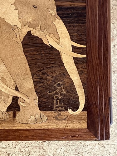 Table basse Gallé aux éléphants passant sous les bananiers - Mobilier Style Art nouveau