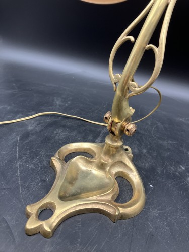 XXe siècle - Gallé - Lampe Art nouveau décor Prunelles verre gravé à l'acide pied bronze doré