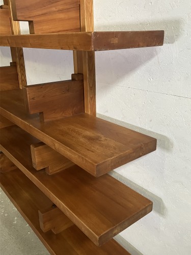 Antiquités - Étagère en orme massif attribuée à  Pierre Chapo