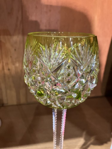 Antiquités - Cristal de Saint Louis - Six verres Roemers de couleur cristal taillé