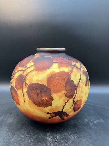 Art nouveau - Daum Nancy - Vase boule Art nouveau aux noisetier