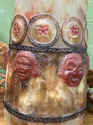 Verrerie, Cristallerie  - Gabriel Argy-Rousseau - Vase en pâte de verre décor tragi-comique masques antiques