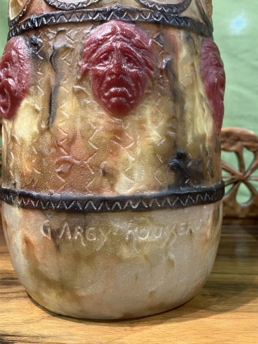 XXe siècle - Gabriel Argy-Rousseau - Vase en pâte de verre décor tragi-comique masques antiques