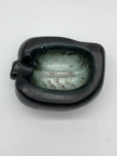 Porcelain & Faience  - Georges Jouve (1910–1964) – Black ceramic leaf ashtray