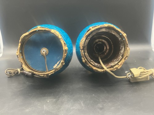 Théodore DECK-  Paire de lampes bleues montées bronze doré - Art nouveau