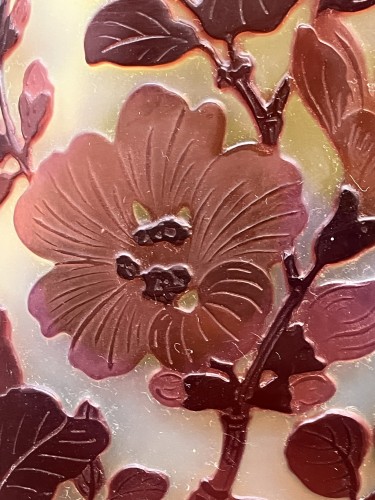 Verrerie, Cristallerie  - Emile Gallé -  Vase rouge et jaune verre opalescent décor fleurs de pommiers art n