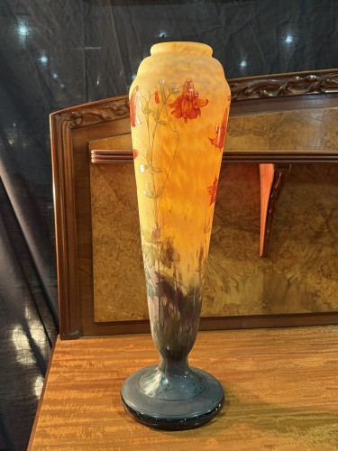 Daum Nancy - Grand vase aux ancolies en verre gravé - Art nouveau