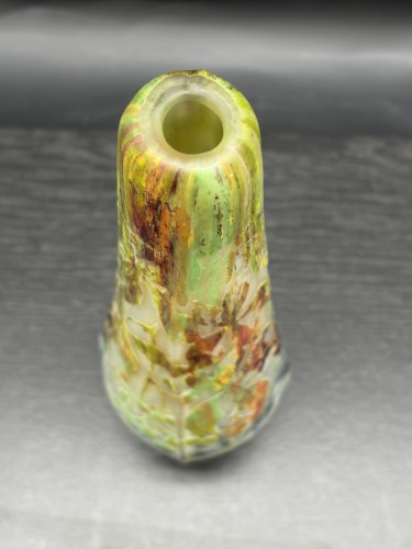 Art nouveau - Daum Nancy - Vase en verre gravé et émaillé aux poudres vigne vierge