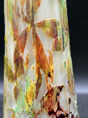 Antiquités - Daum Nancy - Vase en verre gravé et émaillé aux poudres vigne vierge