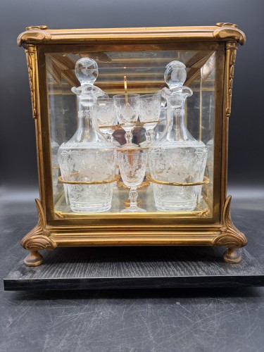 XIXe siècle - Cave à liqueur bronze doré et cristal taillé Napoléon III