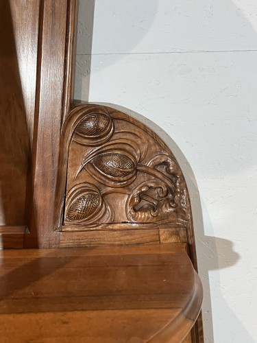 Mobilier Meuble d'appoint - Sellette Art nouveau en noyer décor chardons