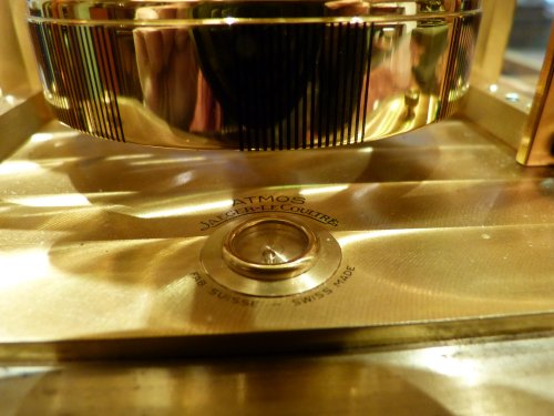 Antiquités - Pendule Atmos en bronze doré, Jaeger Lecoultre Suisse