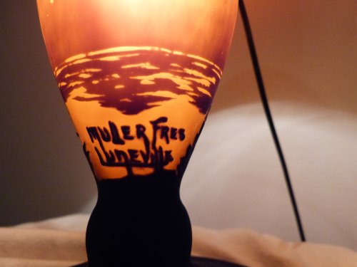 Muller Frères Lunéville, Lampe Champignon en verre gravé décor paysage - Luminaires Style Art nouveau