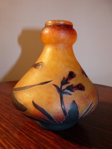 Daum Nancy, vase en verre gravé décor Fleur de Tabac - Verrerie, Cristallerie Style Art nouveau
