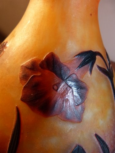 XXe siècle - Daum Nancy, vase en verre gravé décor Fleur de Tabac