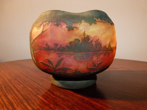 Daum Nancy, Vase Paysage lacustre en verre multicouche gravé à l'acide - Art nouveau