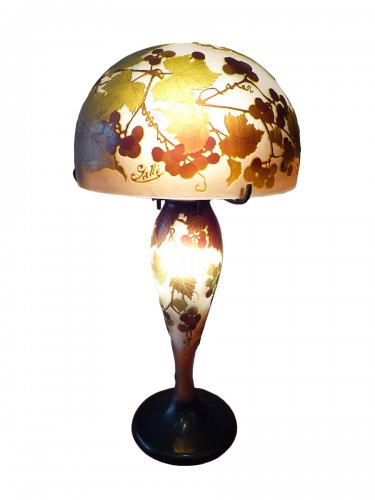 Emile Gallé lampe champignon verre Multicouche à décor de vigne