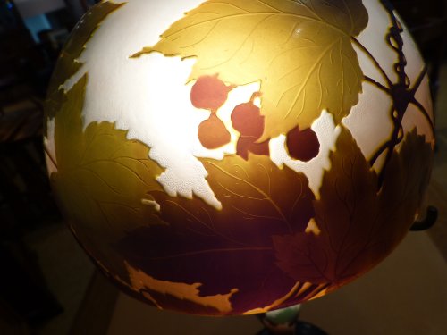 XXe siècle - Emile Gallé lampe champignon verre Multicouche à décor de vigne
