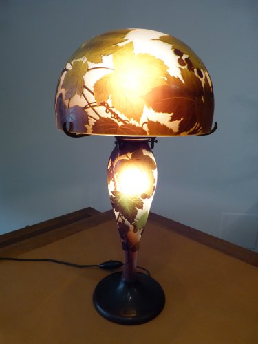 Art nouveau - Emile Gallé lampe champignon verre Multicouche à décor de vigne