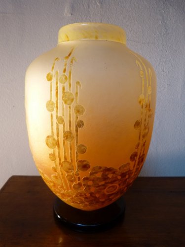 Antiquités - Le Verre Français - an important Art Deco vase with seaweed