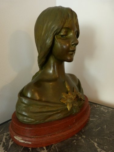 Emmanuel Villanis (1858-1914) - Jeune fille aux Lys, buste en bronze Art Nouveau - Art nouveau