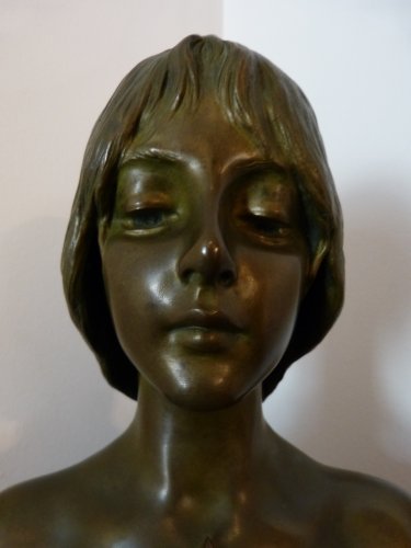 Antiquités - Emmanuel Villanis (1858-1914) - Jeune fille aux Lys, buste en bronze Art Nouveau