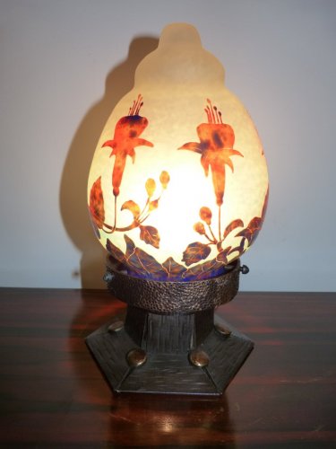 Art Déco - Le Verre Français - Lampe veilleuse en verre gravé décor fushia