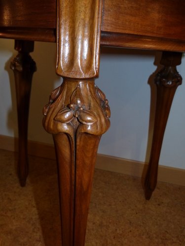 20th century - Louis Majorelle - walnut tripod gueridon table