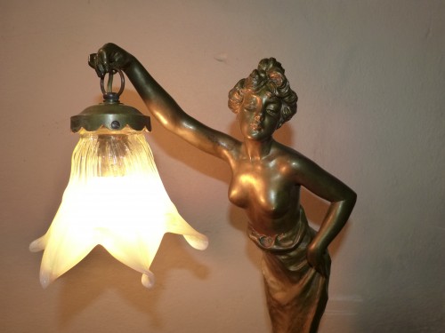 Emmanuel Villanis (1858-1914) - Lampe Art nouveau en bronze - Art nouveau