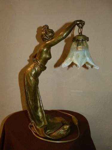 Art nouveau - Emmanuel Villanis (1858-1914) - Lampe Art nouveau en bronze