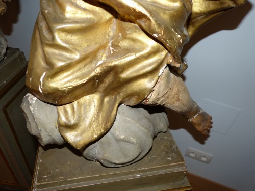Importante paire d'anges en bois sculpté Epoque XVIIIe siècle - Sculpture Style Louis XV