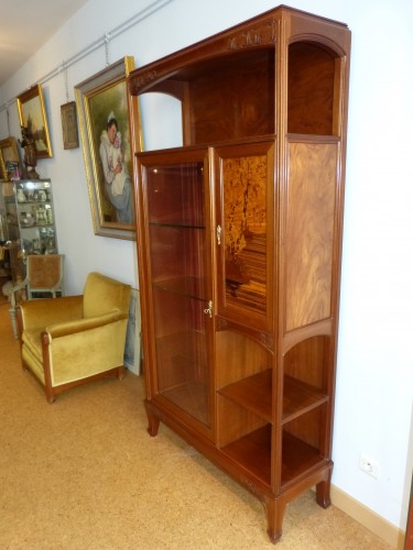 Louis Majorelle, vitrine au bouleau en acajou et marqueterie - Mobilier Style Art nouveau