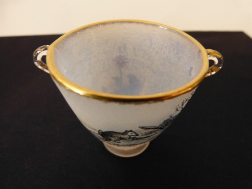 XXe siècle - Daum, vase miniature en verre givré et gravé
