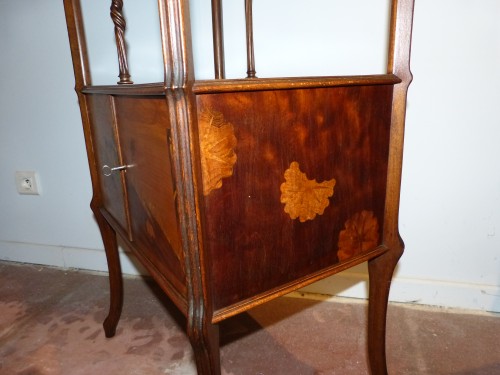 Antiquités - Emile Gallé, petit meuble étagère décor pavots
