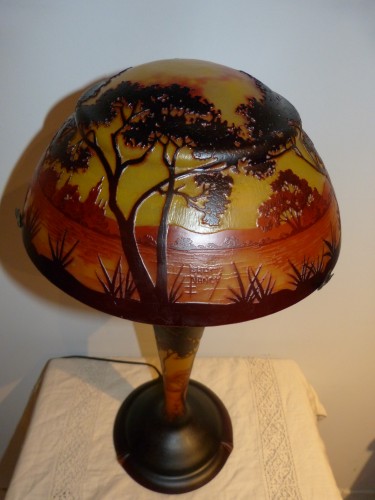 Antiquités - Daum Nancy, lampe Art nouveau au paysage