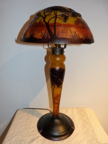 Antiquités - Daum Nancy, lampe Art nouveau au paysage