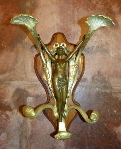 XXe siècle - Petit Porte manteau Art nouveau en bronze