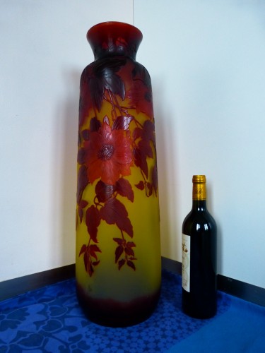 Antiquités - Emile Gallé - Très grand vase en verre gravé motif Clématites