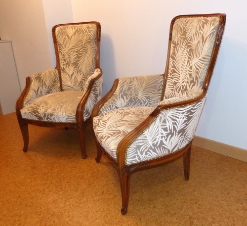 Sièges Fauteuil & Bergère - Louis Majorelle - Paire de bergères en noyer modèle Attacia