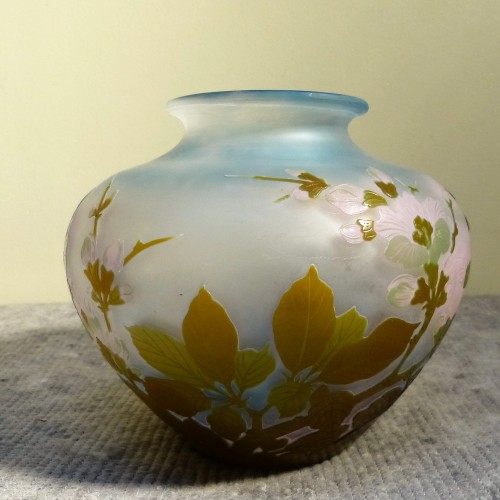 20th century - Emile Gallé - Japanese ball vase with apple tree flowers