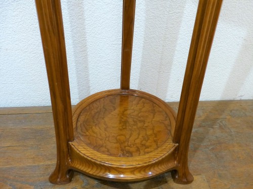 Art nouveau - Ecole de Nancy, Art nouveau pedestal table in Tamo