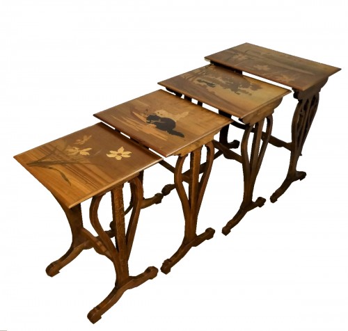 Emile Gallé - Série de tables gigognes Art nouveau