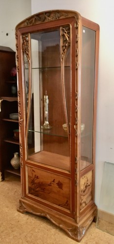 Antiquités - Louis Majorelle, Vitrine aux pommes de Pins Art nouveau