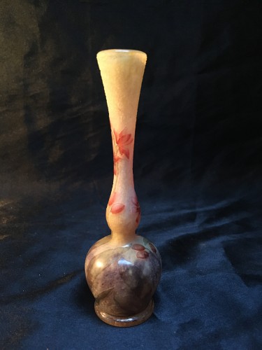 Daum -  Vase émaillé art nouveau Gravé Décor de fleurs - Verrerie, Cristallerie Style Art nouveau