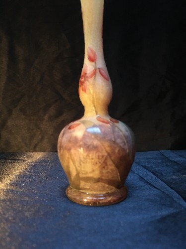 Daum -  Vase émaillé art nouveau Gravé Décor de fleurs - Art nouveau