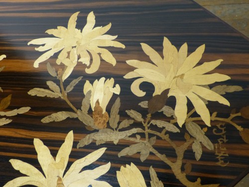 20th century - Emile Gallé - Art nouveau coffee table with Japanese decoration Magnolia