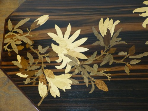 Art nouveau - Emile Gallé - Table basse Art nouveau à décor japonisant de magnolia