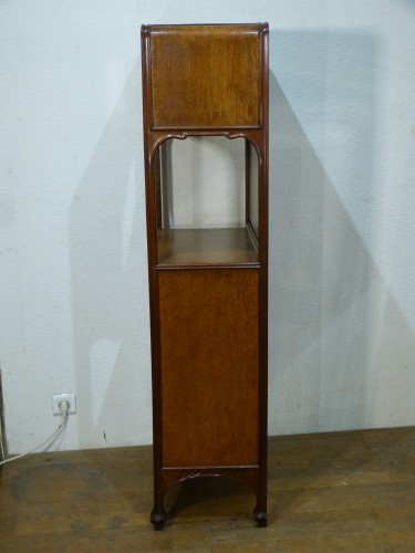 Louis Majorelle , Cabinet Art Nouveau en acajou, meuble de présentation. - Galerie Vaudemont